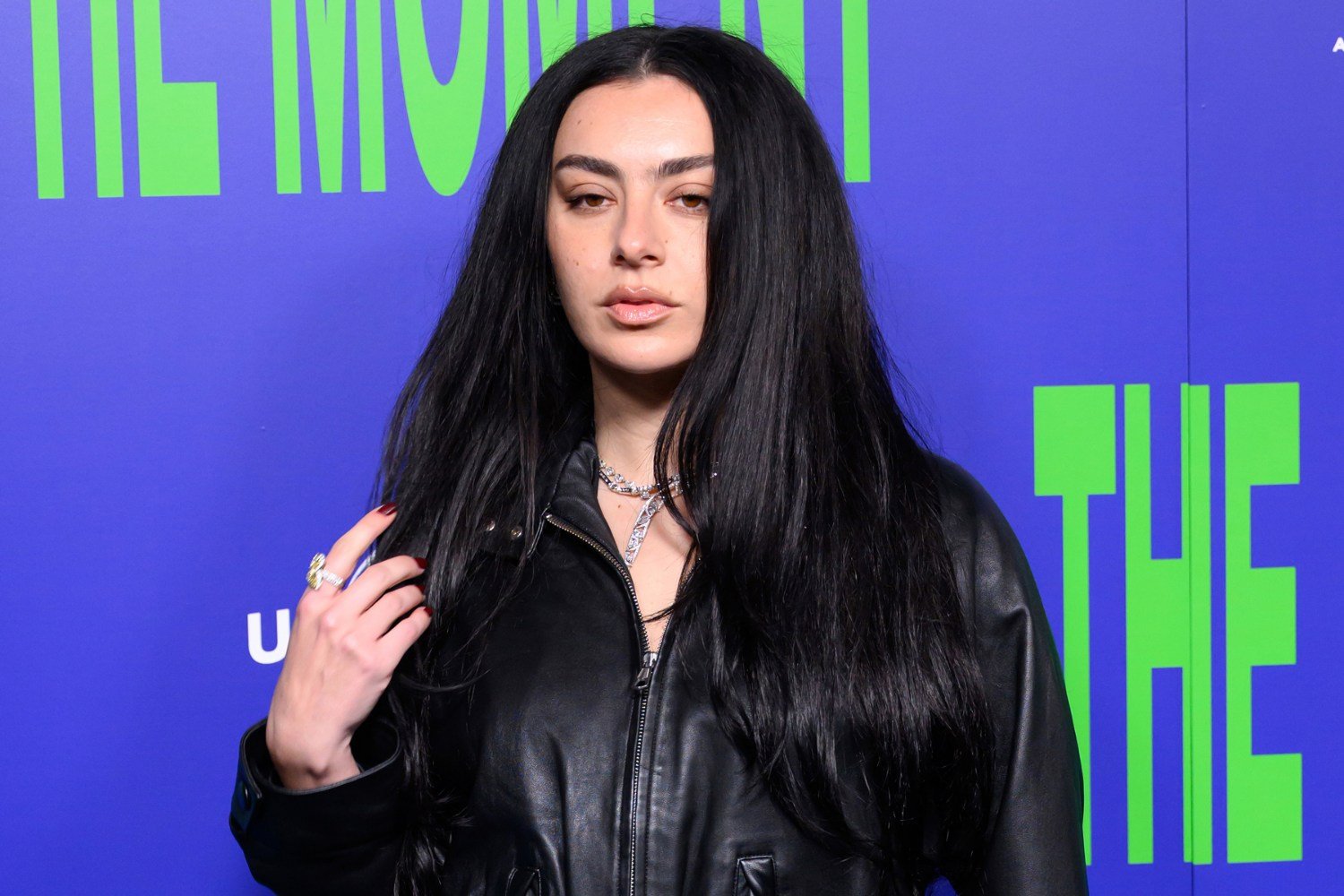 Η Charli XCX μεταφέρει το νέο άλμπουμ της «Music, Fashion, Film» στους κινηματογράφους σε όλο τον κόσμο Η Charli XCX μεταφέρει το νέο άλμπουμ της «Music, Fashion, Film» στους κινηματογράφους σε όλο τον κόσμο