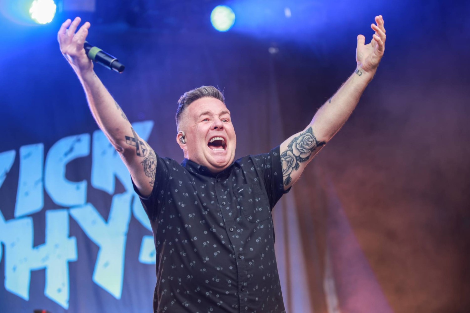 Ο Ken Casey των Dropkick Murphys κατακεραυνώνει τον Ed Sheeran: «Γονάτισε μπροστά στους διοργανωτές» Ο Ken Casey των Dropkick Murphys κατακεραυνώνει τον Ed Sheeran: «Γονάτισε μπροστά στους διοργανωτές»