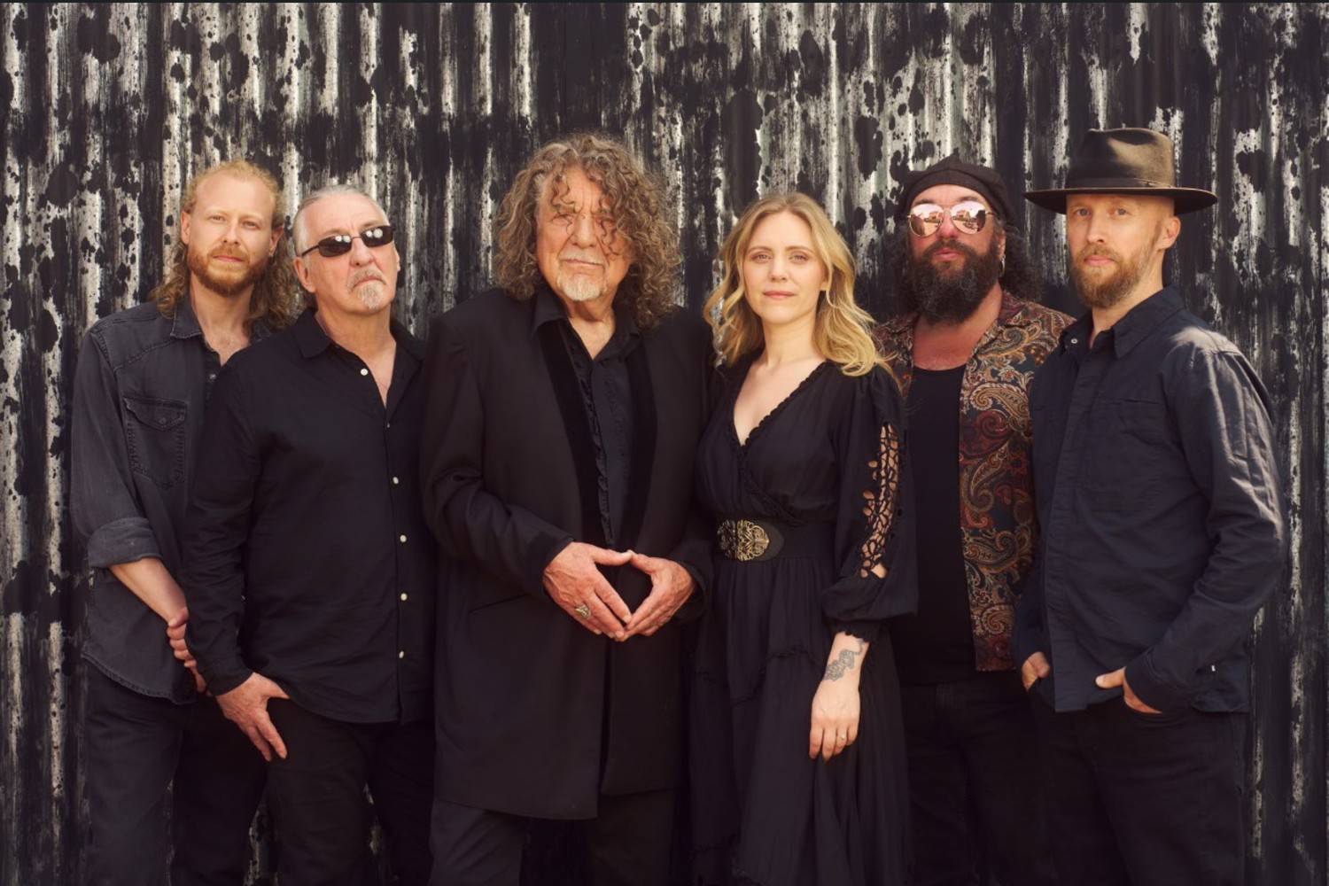 Robert Plant: Ο θρύλος των Led Zeppelin στην κορυφή της Αθήνας – Ζωντανά στο Θέατρο Λυκαβηττού