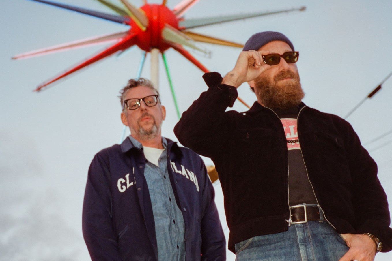 Οι The Black Keys ανακοινώνουν το νέο άλμπουμ «Peaches!» – Η ωμή επιστροφή στις ρίζες τους μέσα από την προσωπική απώλεια