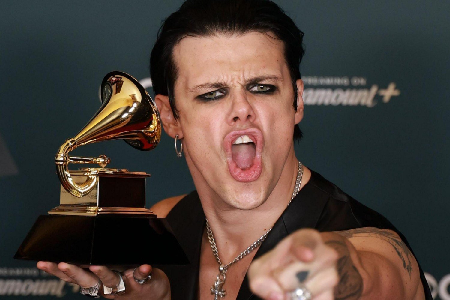 Ο YUNGBLUD αφιερώνει το πρώτο του Grammy στον Ozzy Osbourne: «Ο Θεός να ευλογεί τη rock μουσική!»