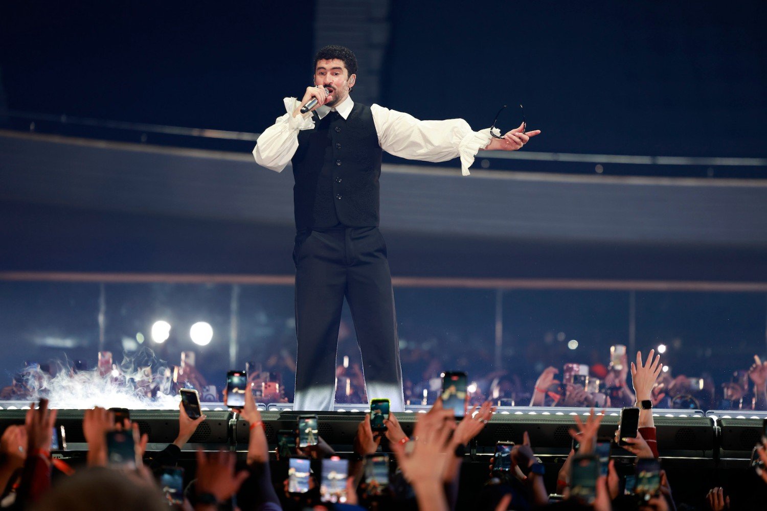 Bad Bunny: Φόρος τιμής στον Avicii στη Στοκχόλμη με μία ιδιαίτερη διασκευή του «Wake Me Up»
