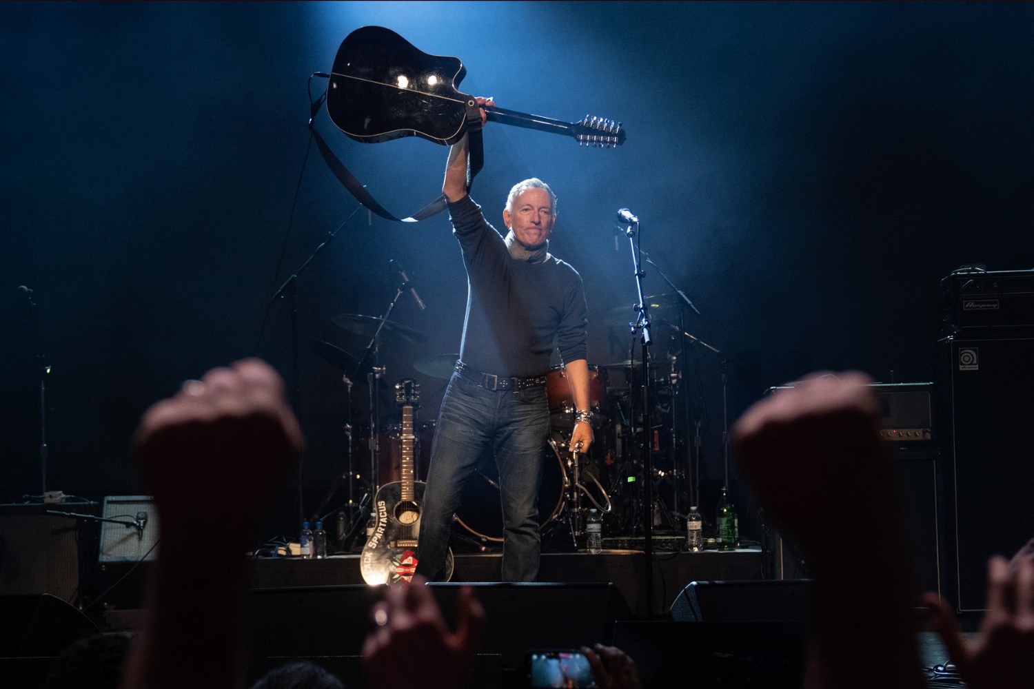 Bruce Springsteen: «Η Αμερική βρίσκεται σε οριακό σημείο, η χώρα δοκιμάζεται όσο ποτέ άλλοτε» – Η «αμιγώς πολιτική» περιοδεία