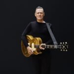 Bryan Adams: Μία σπάνια ακουστική συναυλία στο Μέγαρο Μουσικής Θεσσαλονίκης