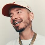 J Balvin και Amber Mark δίνουν νέα πνοή στο «Jump» των Van Halen για το Μουντιάλ 2026