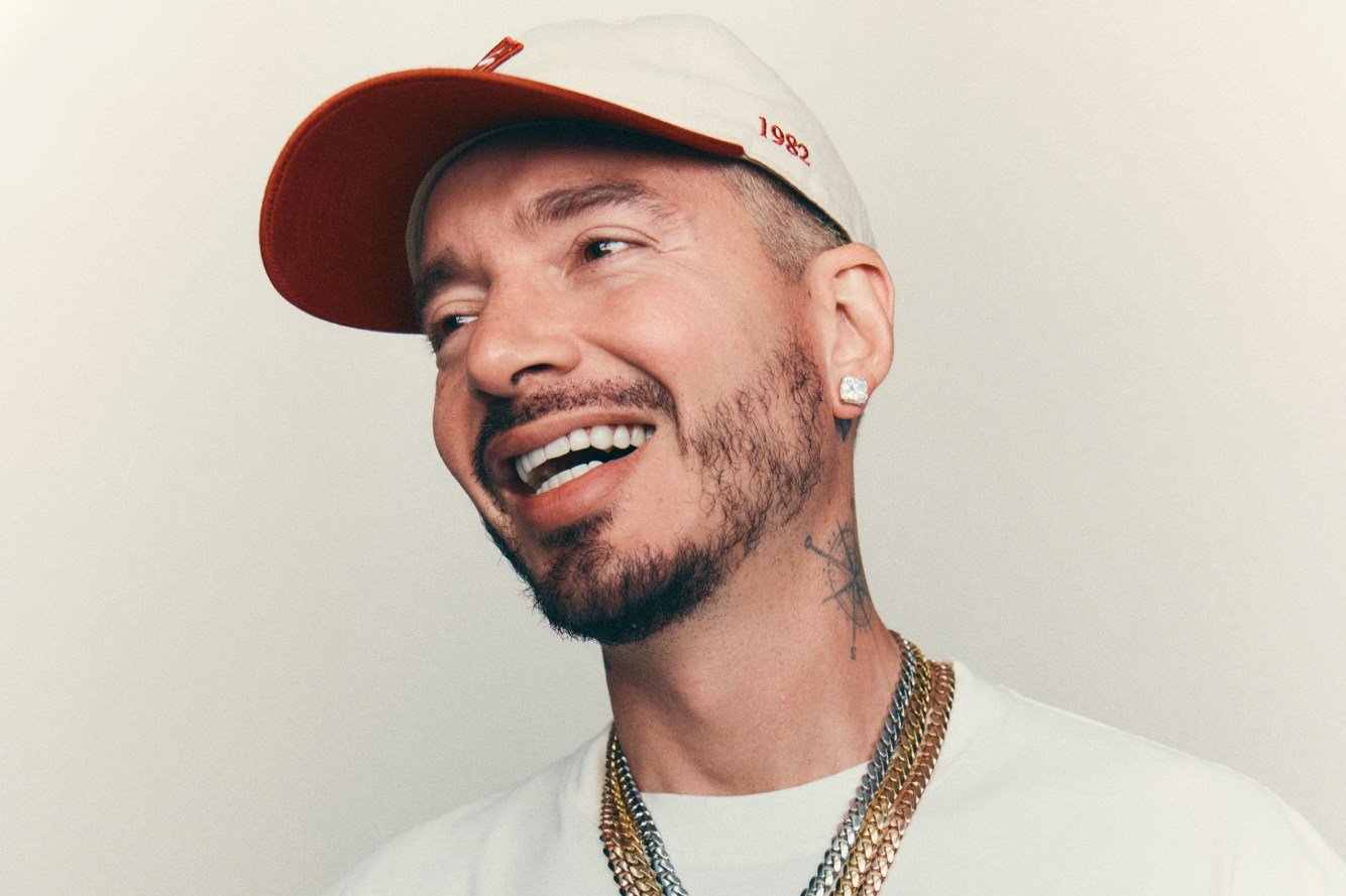 J Balvin και Amber Mark δίνουν νέα πνοή στο «Jump» των Van Halen για το Μουντιάλ 2026
