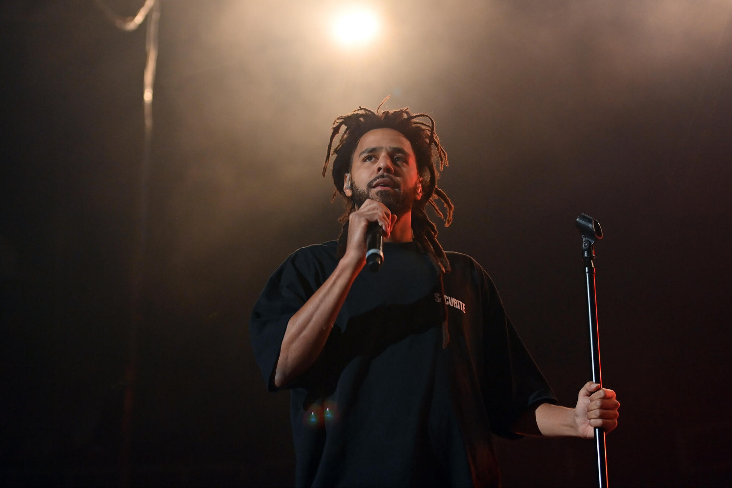 J. Cole: Γιατί η ψηφιακή ευκολία του streaming σκοτώνει την ουσία της μουσικής