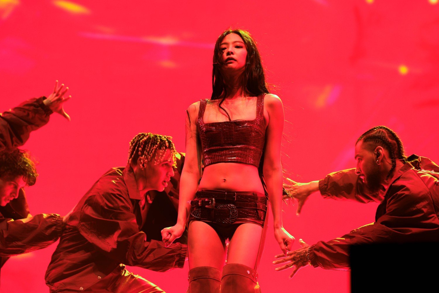 Jennie: Εμφανίστηκε για πρώτη φορά στην Κίνα και ένωσε την υψηλή ραπτική με τον προκλητικό ήχο του «Ruby»