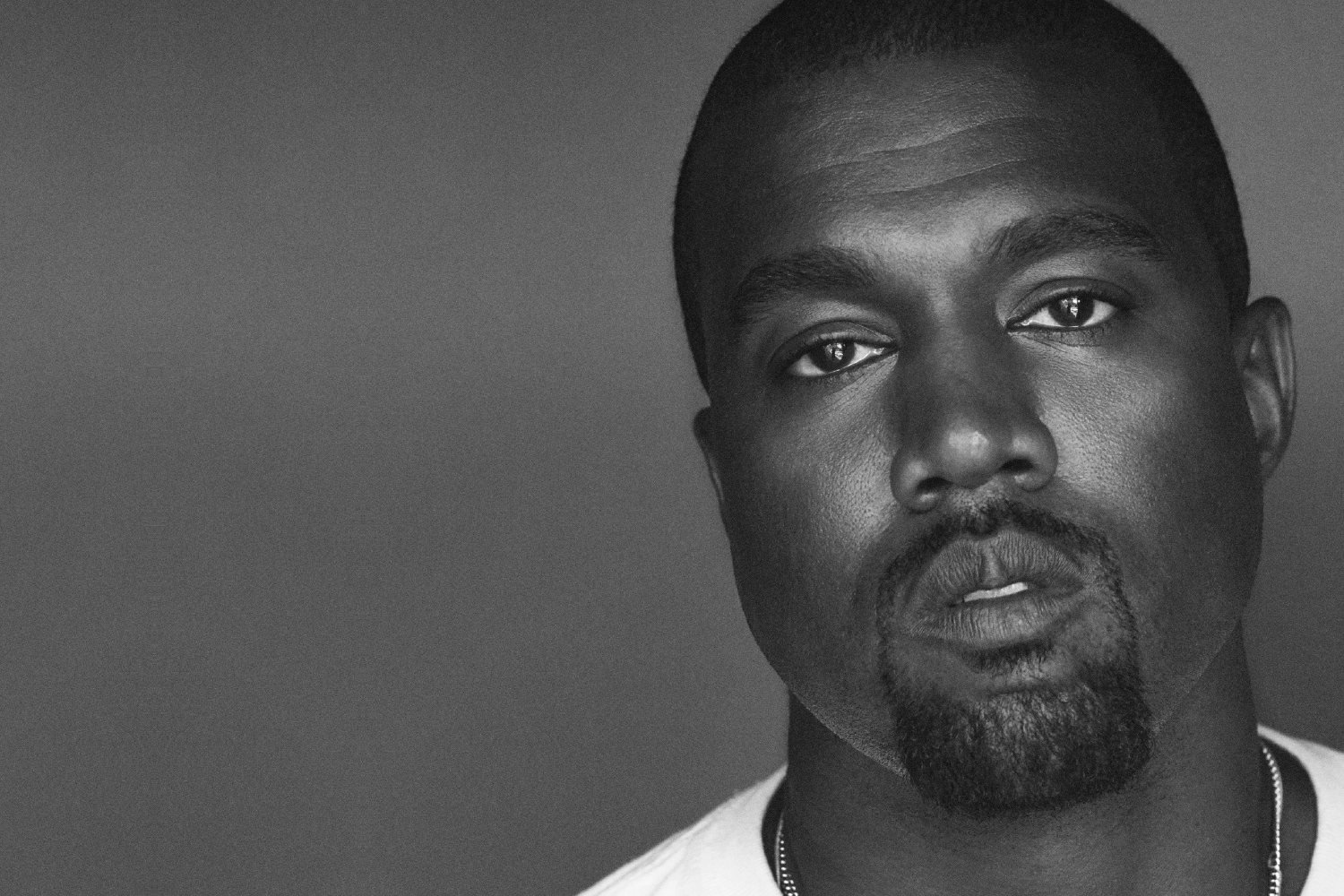 Kanye West: Η deluxe έκδοση του «Bully» και το σουρεαλιστικό video clip της Bianca Censori που καταλήγει σε ηλεκτρική καρέκλα