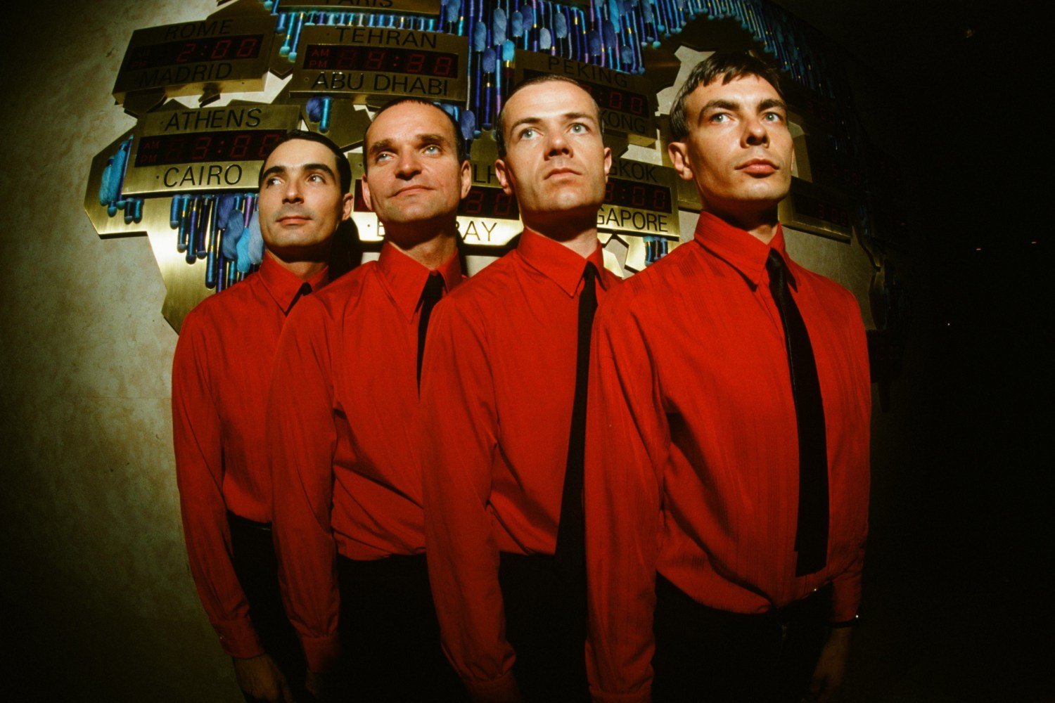 Kraftwerk: Μια εντυπωσιακή επετειακή επανέκδοση για τα 50 χρόνια του εμβληματικού «Radio-Activity»