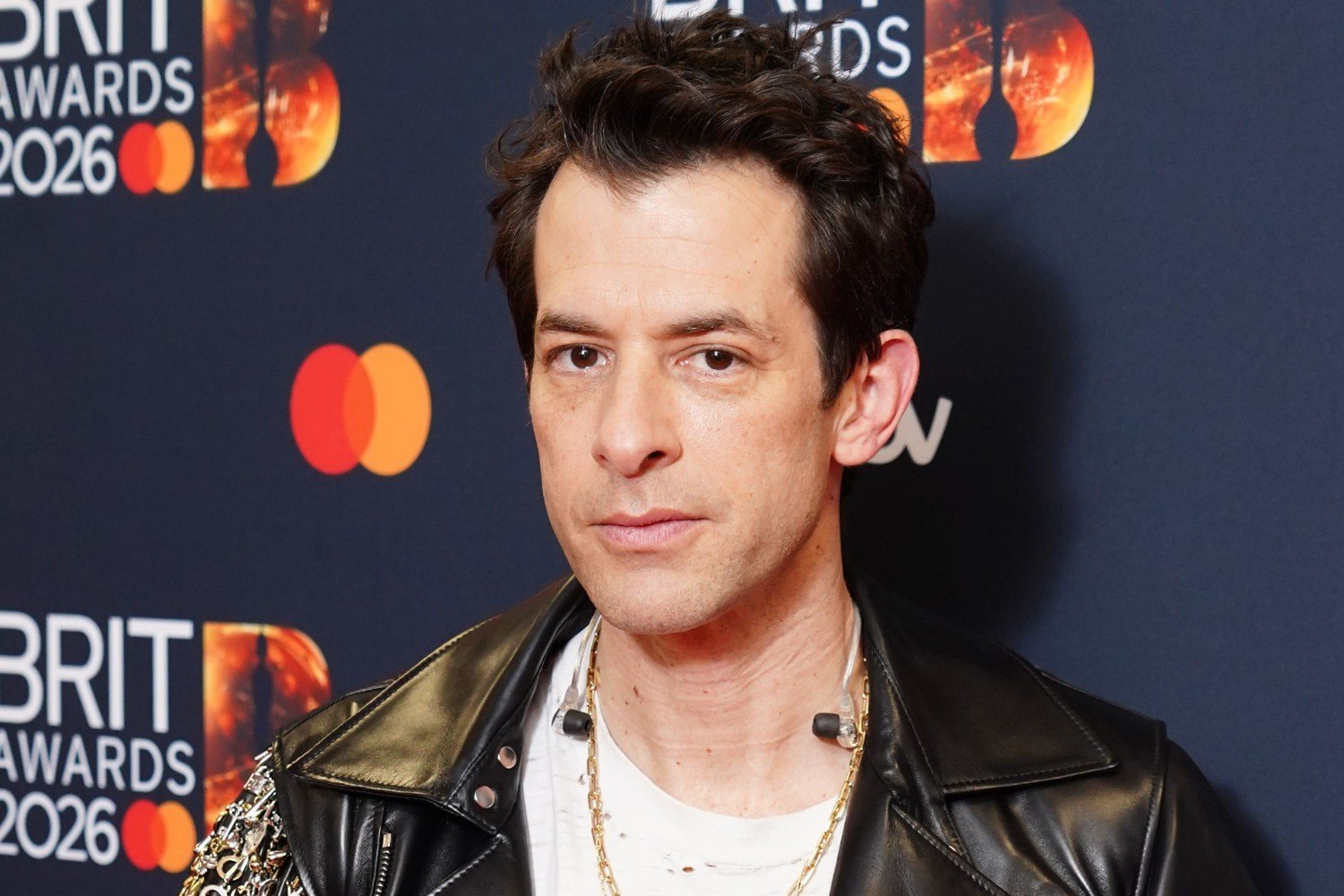 Mark Ronson: Το συγκινητικό αφιέρωμα στην Amy Winehouse στα BRIT Awards 2026 – «Η ημέρα που τη γνώρισα άλλαξε τη ζωή μου για πάντα»