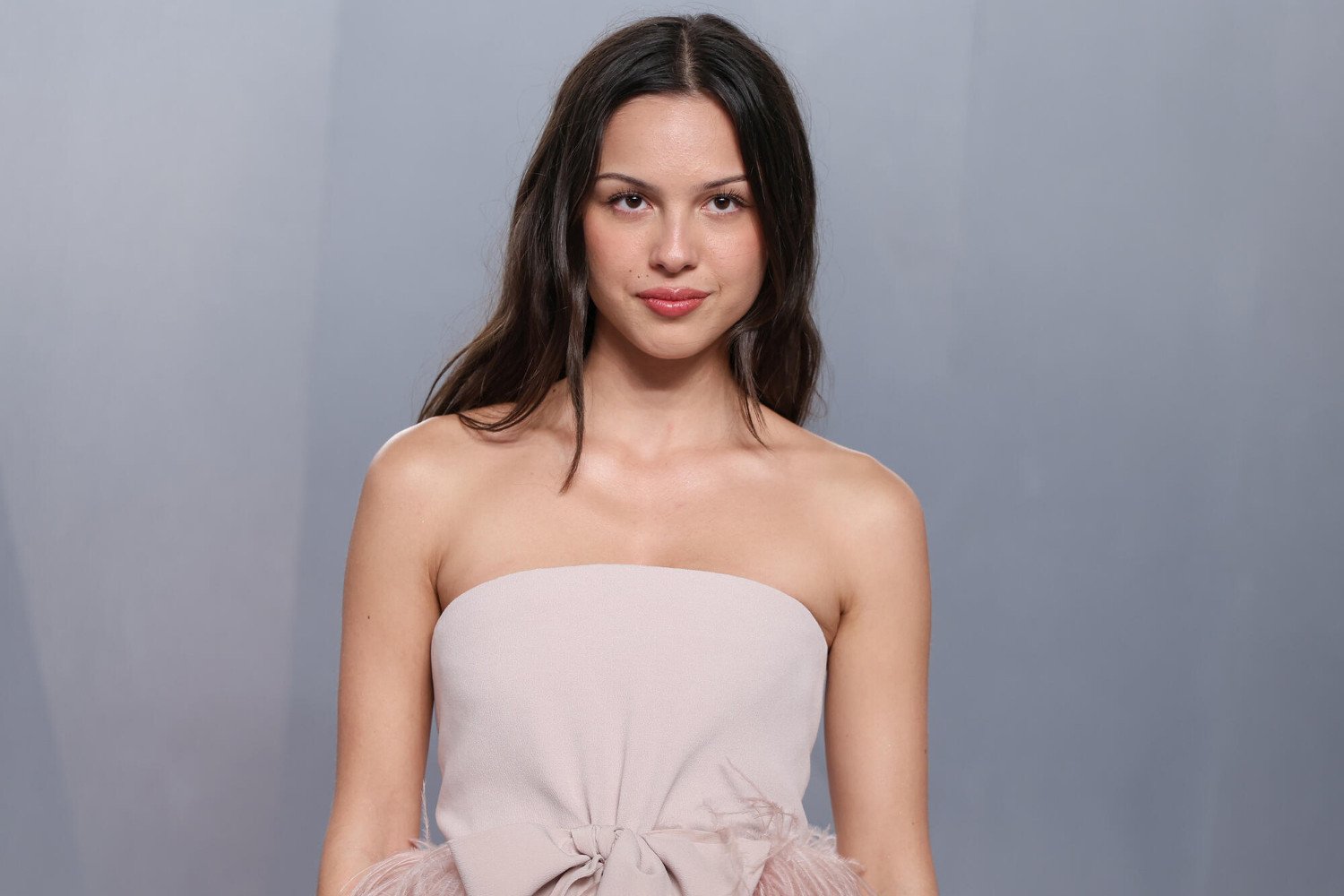 Η Olivia Rodrigo ξεκαθαρίζει τις φήμες για το νέο τραγούδι της «The Cure»