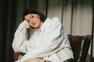 Sienna Spiro: Τρίτη εβδομάδα στην κορυφή των βρετανικών charts το «Great Expectation»