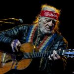 Ο Willie Nelson καλεί τις τοπικές κοινωνίες να αντισταθούν στην κατασκευή κέντρων δεδομένων