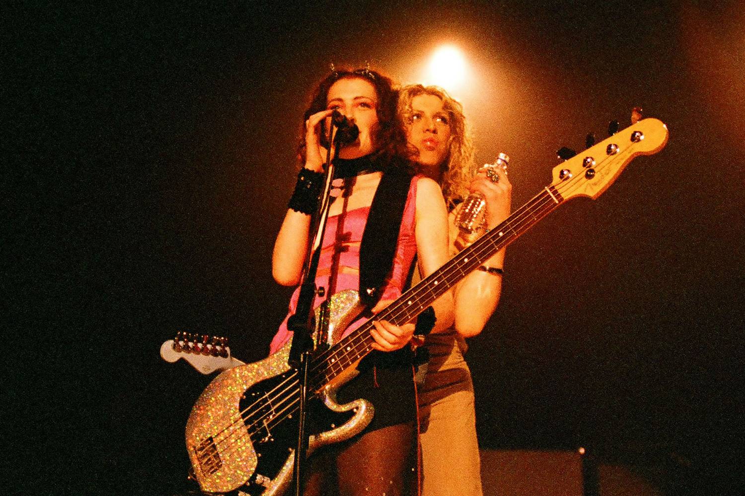 Melissa Auf der Maur: Η «οργή» της Courtney Love όταν εγκατέλειψε τους Hole για τους Smashing Pumpkins
