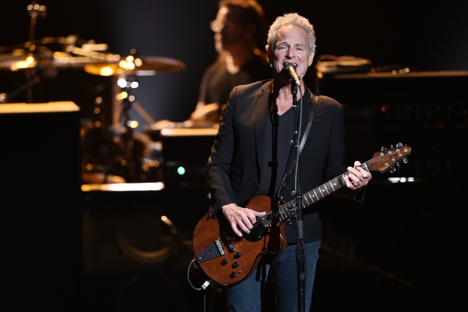 Ο Lindsey Buckingham δηλώνει θαυμαστής του Sam Fender – Γιατί του θυμίζει τους Fleetwood Mac Ο Lindsey Buckingham δηλώνει θαυμαστής του Sam Fender – Γιατί του θυμίζει τους Fleetwood Mac