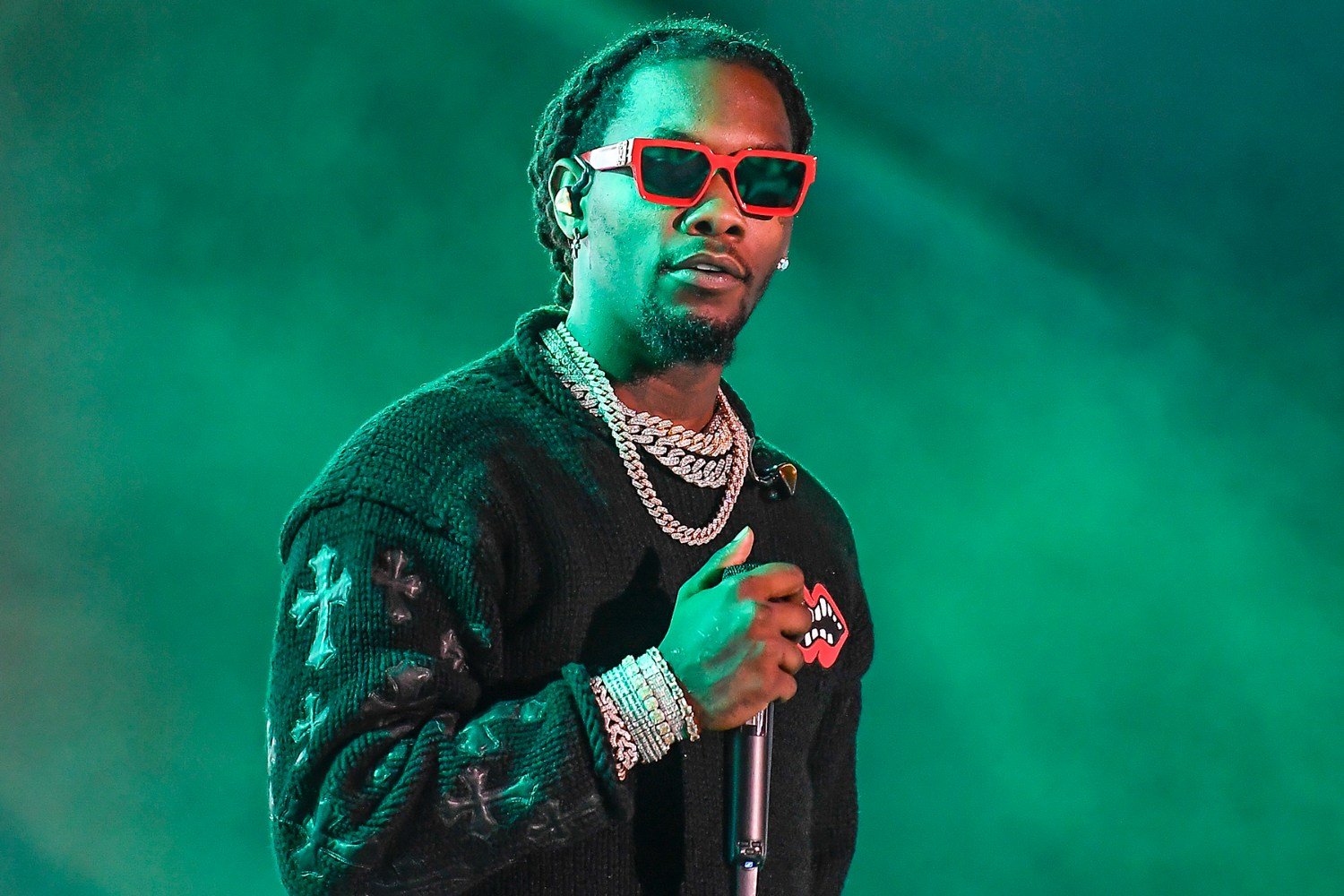 Offset: Καταδικάστηκε σε 50 ώρες κοινωνικής εργασίας για επίθεση σε φύλακα