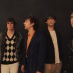 The Strokes: Το νέο single «Falling Out of Love» είναι μια «όξινη βροχή» γεμάτη ρομαντισμό