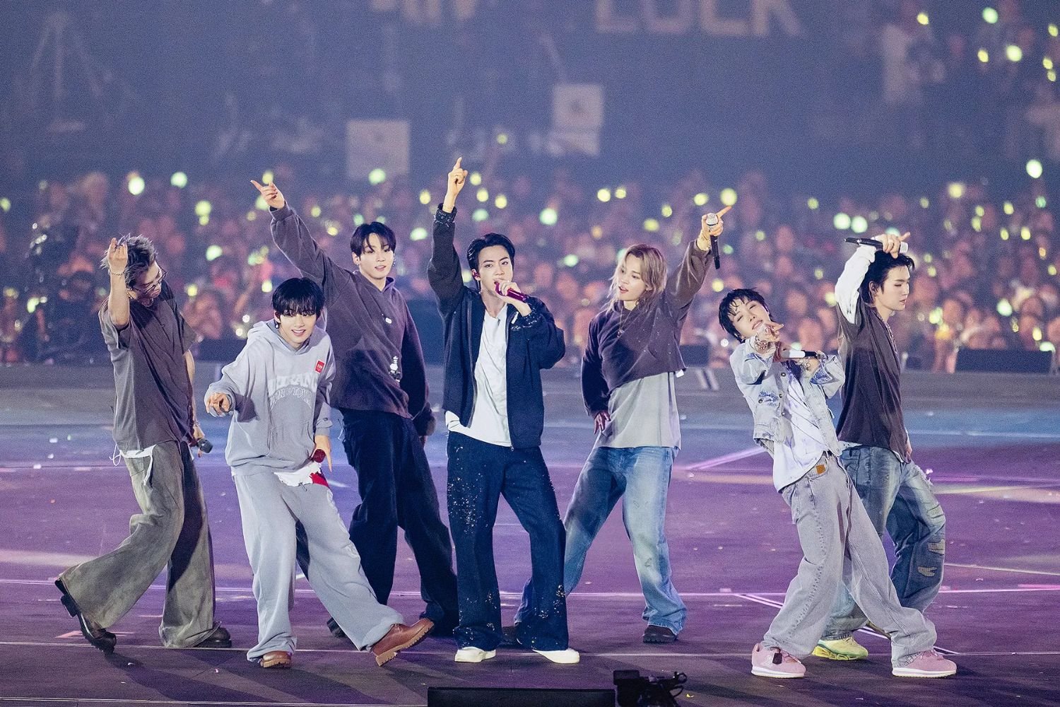 BTS: Το εντυπωσιακό trailer του «BTS World Tour ‘Arirang’ in Busan: Live Viewing» προκαλεί ρίγος ενθουσιασμού BTS: Το εντυπωσιακό trailer του «BTS World Tour ‘Arirang’ in Busan: Live Viewing» προκαλεί ρίγος ενθουσιασμού
