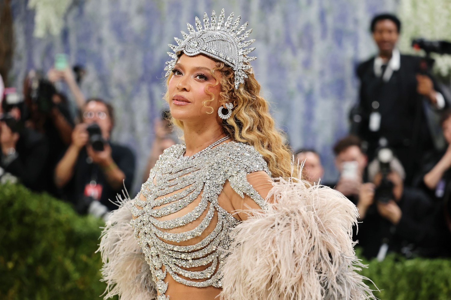 Beyoncé: Έκλεψε τις εντυπώσεις στο Met Gala 2026 – Η εκθαμβωτική εμφάνισή της