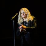 Bonnie Tyler: Σε σοβαρή αλλά σταθερή κατάσταση – Η ανακοίνωση της οικογένειάς της για την υγεία της