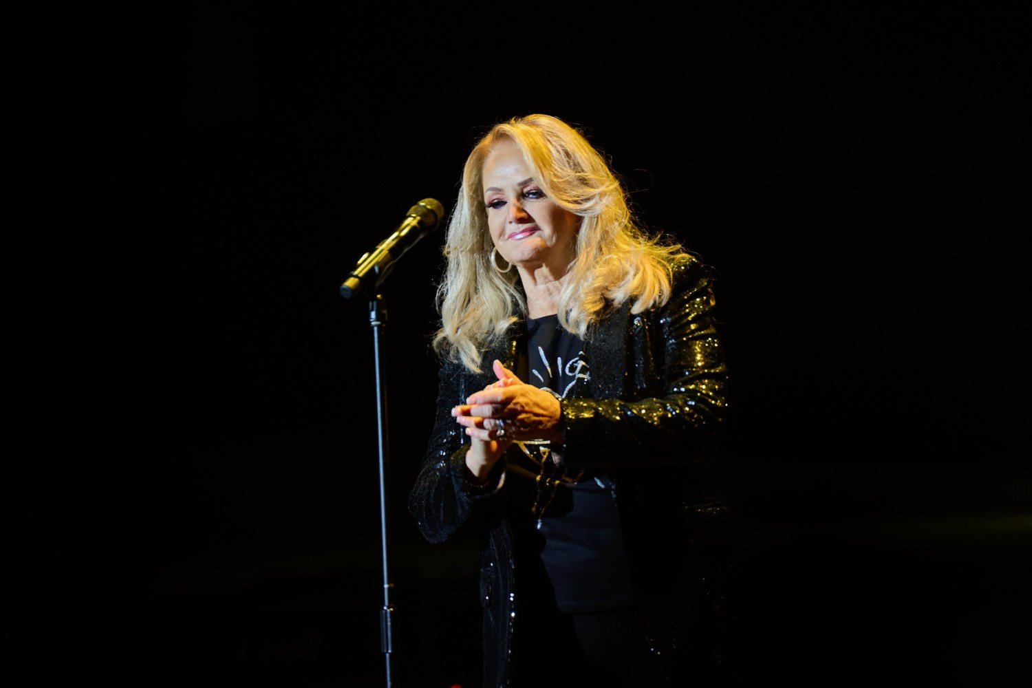 Η αληθινή ιστορία της Bonnie Tyler: Το χειρουργείο που άλλαξε τη φωνή της και η έμπνευση πίσω από το όνομά της