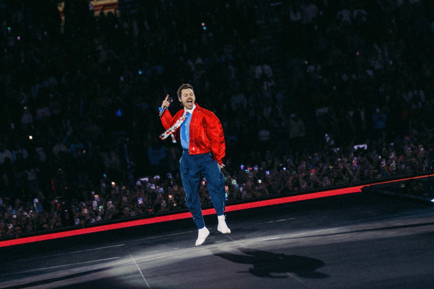 Harry Styles: Αλλάζει τη σκηνή της περιοδείας «Together, Together» μετά τα έντονα παράπονα για μειωμένη ορατότητα Harry Styles: Αλλάζει τη σκηνή της περιοδείας «Together, Together» μετά τα έντονα παράπονα για μειωμένη ορατότητα