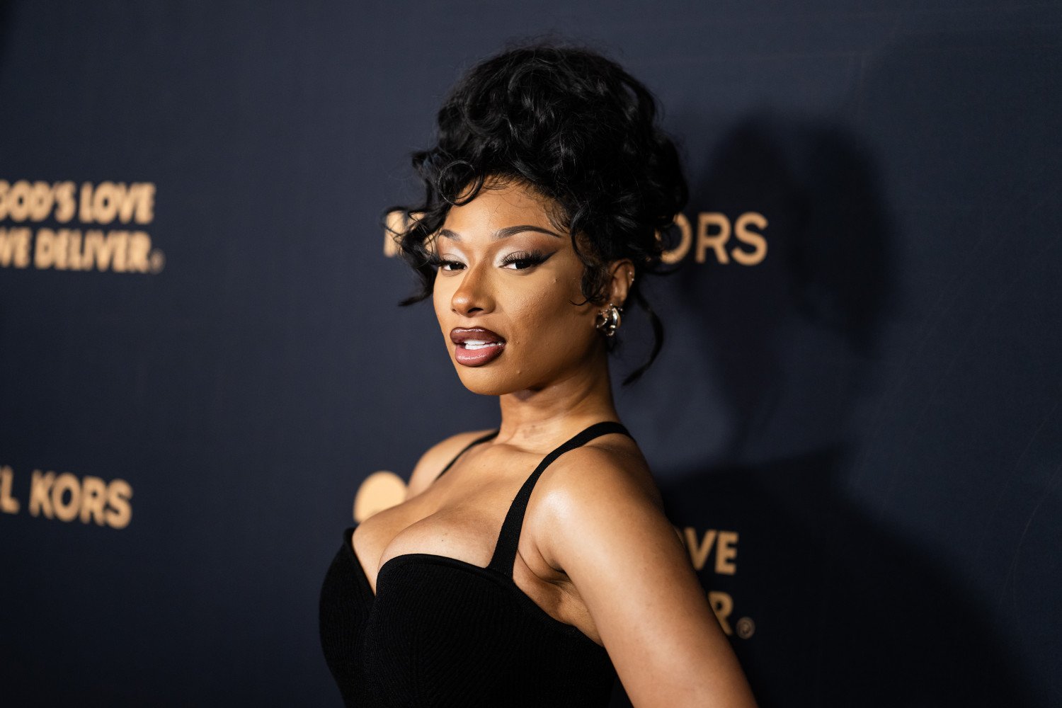 Megan Thee Stallion: Δικαστική ανατροπή – Επανέρχεται η αποζημίωση κατά της blogger που πληρώθηκε από τον Tory Lanez για να διασπείρει ψεύδη Megan Thee Stallion: Δικαστική ανατροπή – Επανέρχεται η αποζημίωση κατά της blogger που πληρώθηκε από τον Tory Lanez για να διασπείρει ψεύδη