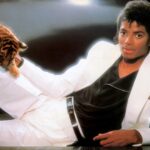 Michael Jackson: Γιατί η εμβληματική πόζα του «Thriller» έγινε το απόλυτο trend του 2026