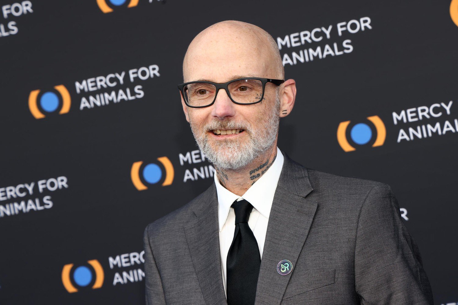 Ο Moby πλέκει το εγκώμιο της Billie Eilish για την κοινωνική δράση της:  «Αν είχα παιδιά, θα τους έλεγα να γίνουν σαν εκείνη»