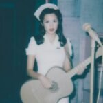 Η Olivia Rodrigo αναζητά τη θεραπεία της καρδιάς στο νέο single «The Cure»