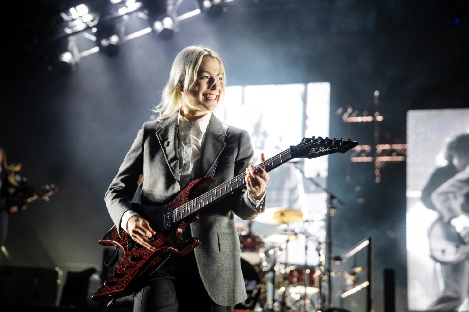 Phoebe Bridgers: Το δικό της video game κυκλοφορεί και πατάει πάνω στη νοσταλγία των ’00s