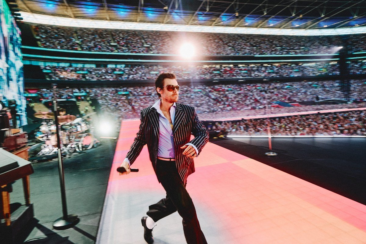 Harry Styles: Ολοκλήρωσε τις ιστορικές συναυλίες στο Wembley που έσπασαν κάθε ρεκόρ με μία τεράστια γιορτή