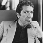 Leonard Cohen: Σε δημοπρασία τούφα από τα μαλλιά του και το «μαγικό» ελληνικό καπέλο του