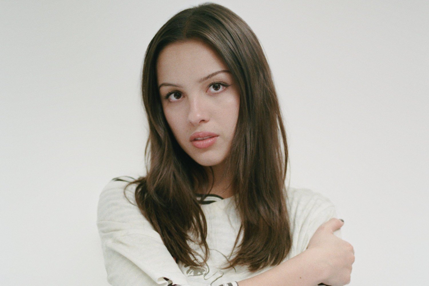 Olivia Rodrigo: Το «You Seem Pretty Sad For A Girl So In Love» για δεύτερη εβδομάδα στο No .1 του Billboard 200