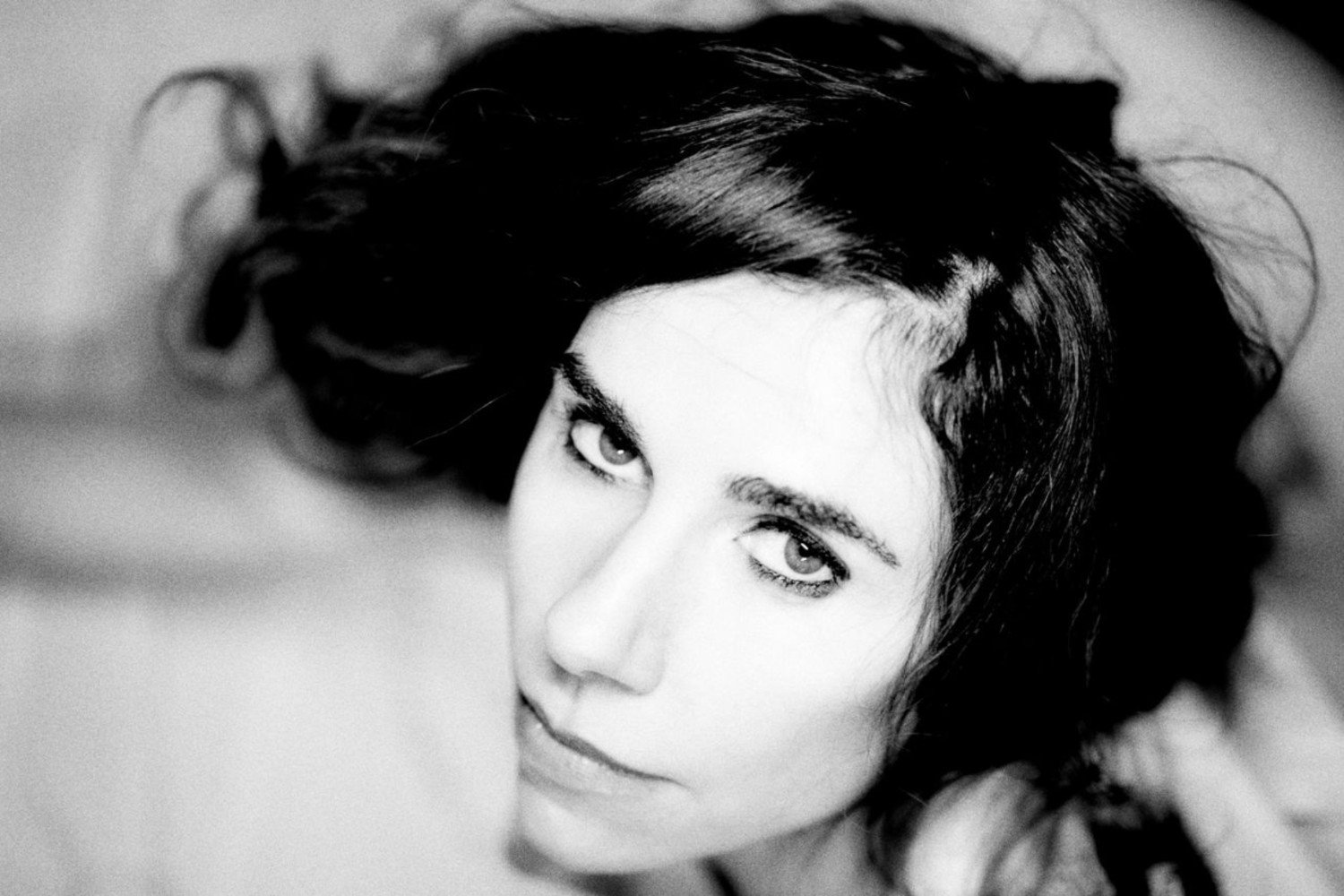 Η PJ Harvey επιστρέφει με το «Voyager» – Μια ορχηστρική χρονοκάψουλα ανάμεσα στα άστρα