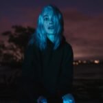 «Lost Boys»: Η Phoebe Bridgers επιστρέφει για να τραγουδήσει για όσους δεν μεγάλωσαν ποτέ