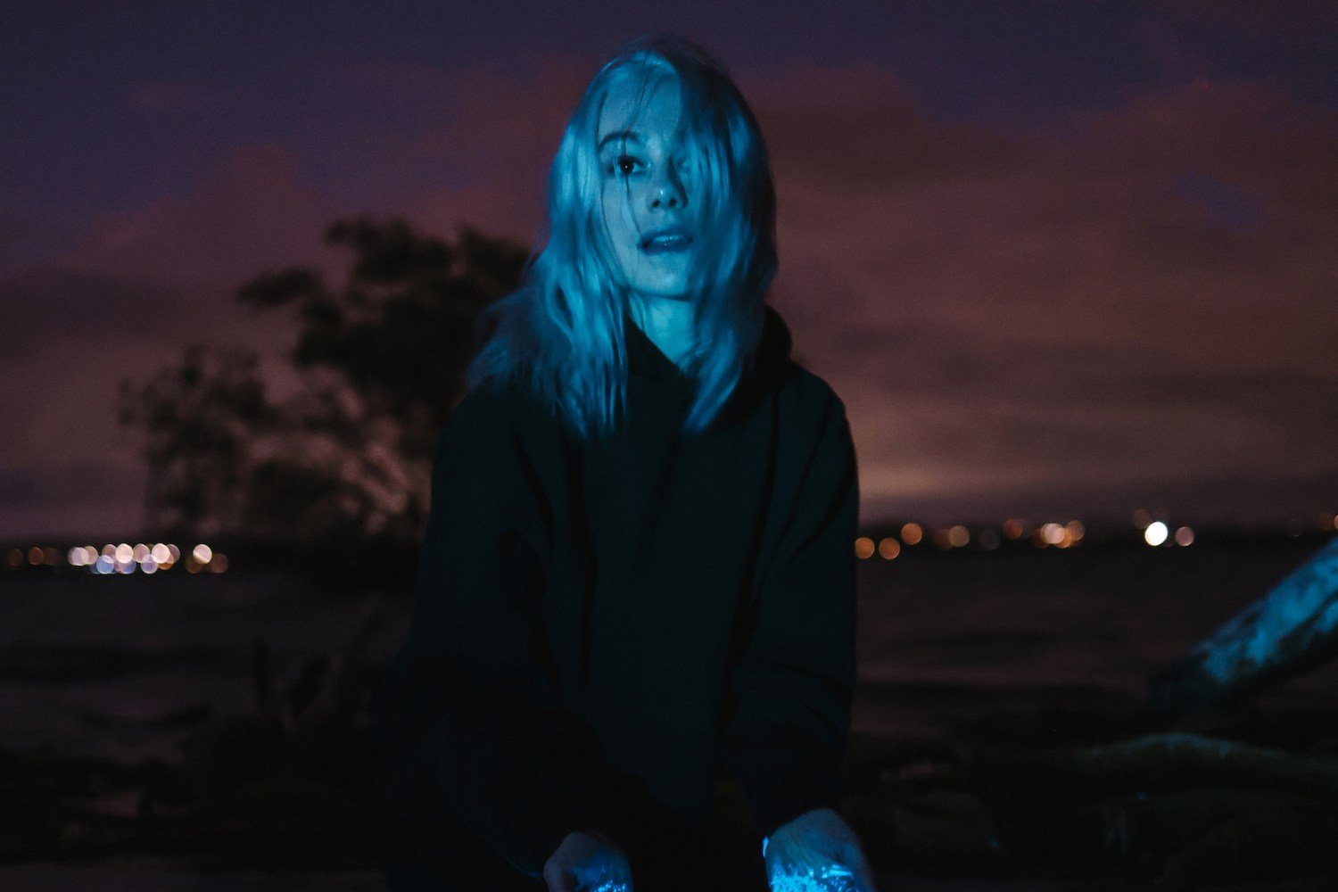 «Lost Boys»: Η Phoebe Bridgers επιστρέφει για να τραγουδήσει για όσους δεν μεγάλωσαν ποτέ