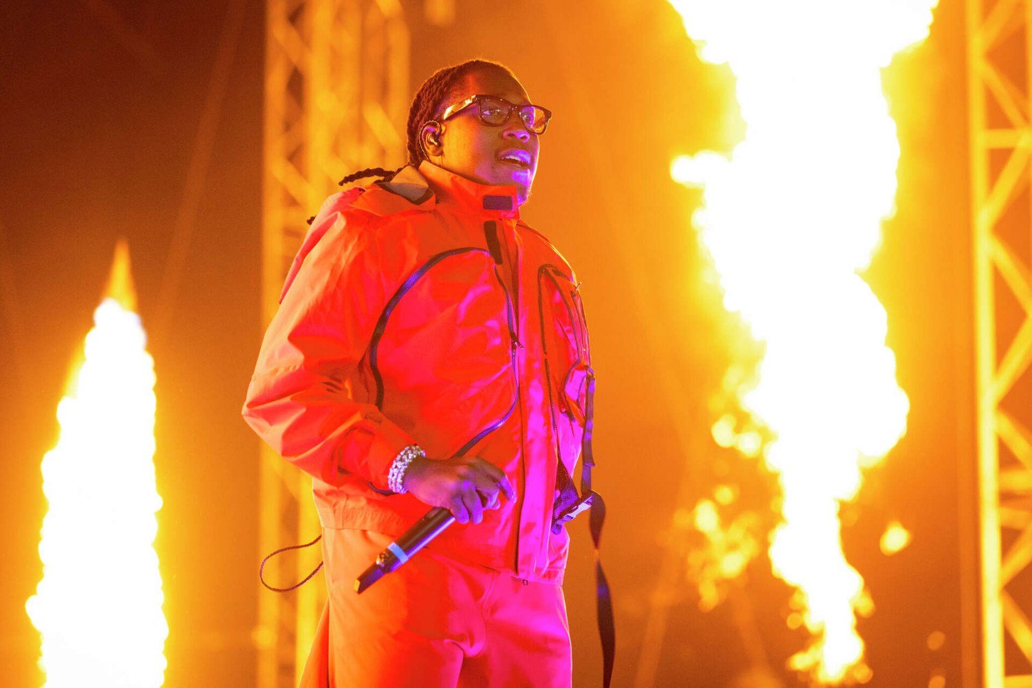Don Toliver: Kanye West και Travis Scott εισέβαλαν στη σκηνή και χάρισαν τη συναυλία της χρονιάς