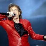 Rolling Stones: Ο Mick Jagger αρνείται να κλειστεί σε μία πόλη και ονειρεύεται τη μαγεία του δρόμου για το «Foreign Tongues»