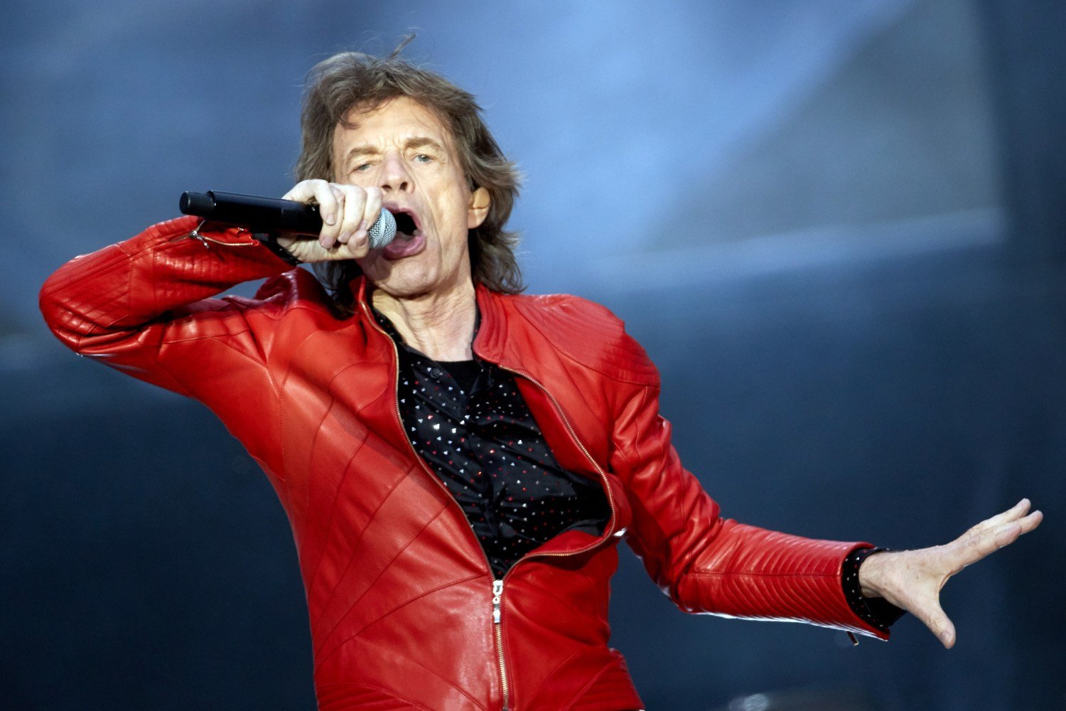 Rolling Stones: Ο Mick Jagger αρνείται να κλειστεί σε μία πόλη και ονειρεύεται τη μαγεία του δρόμου για το «Foreign Tongues» Rolling Stones: Ο Mick Jagger αρνείται να κλειστεί σε μία πόλη και ονειρεύεται τη μαγεία του δρόμου για το «Foreign Tongues»