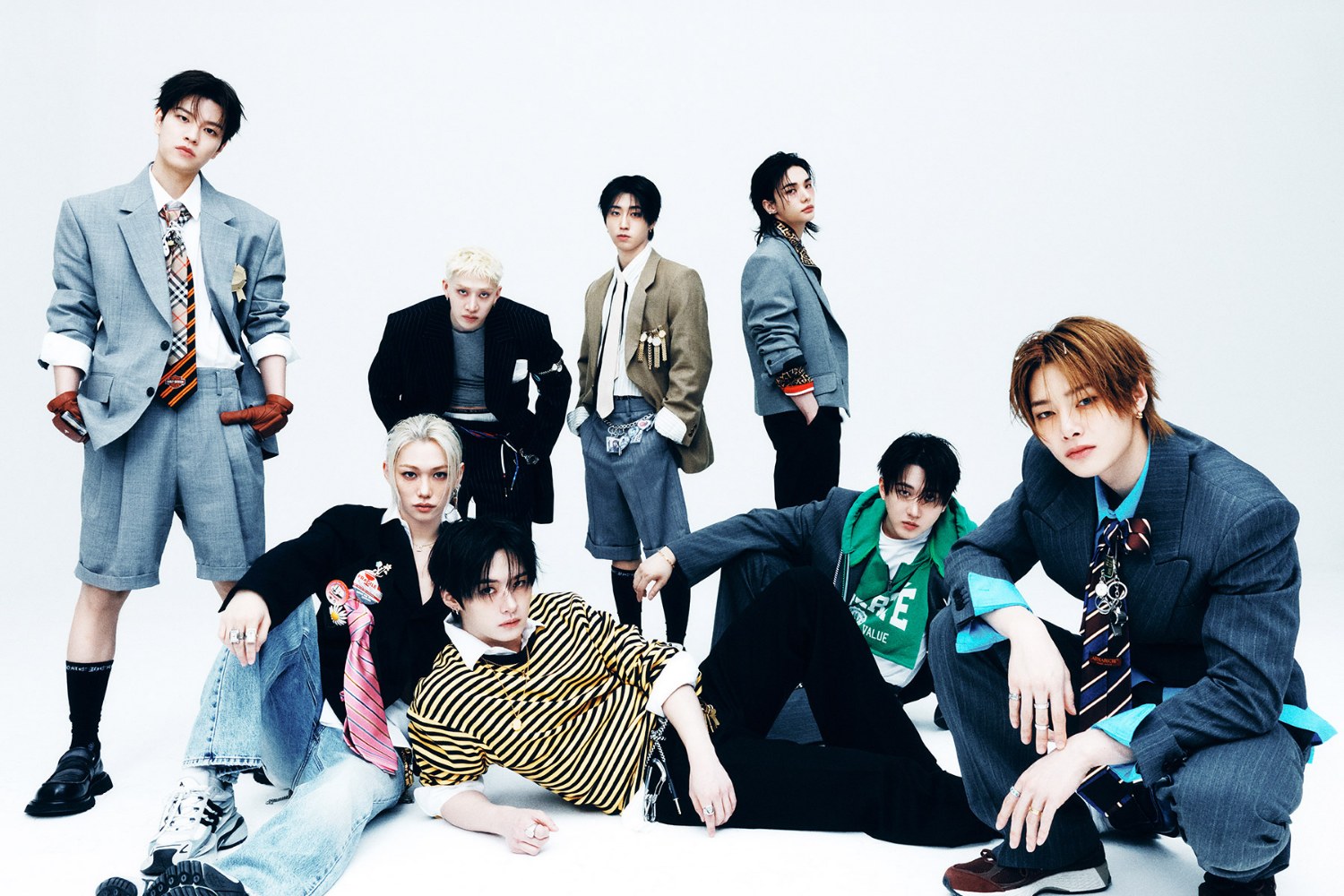 Οι Stray Kids ισοφαρίζουν τους Rolling Stones στο No. 1 του Billboard 200 με το «THIS & THAT»