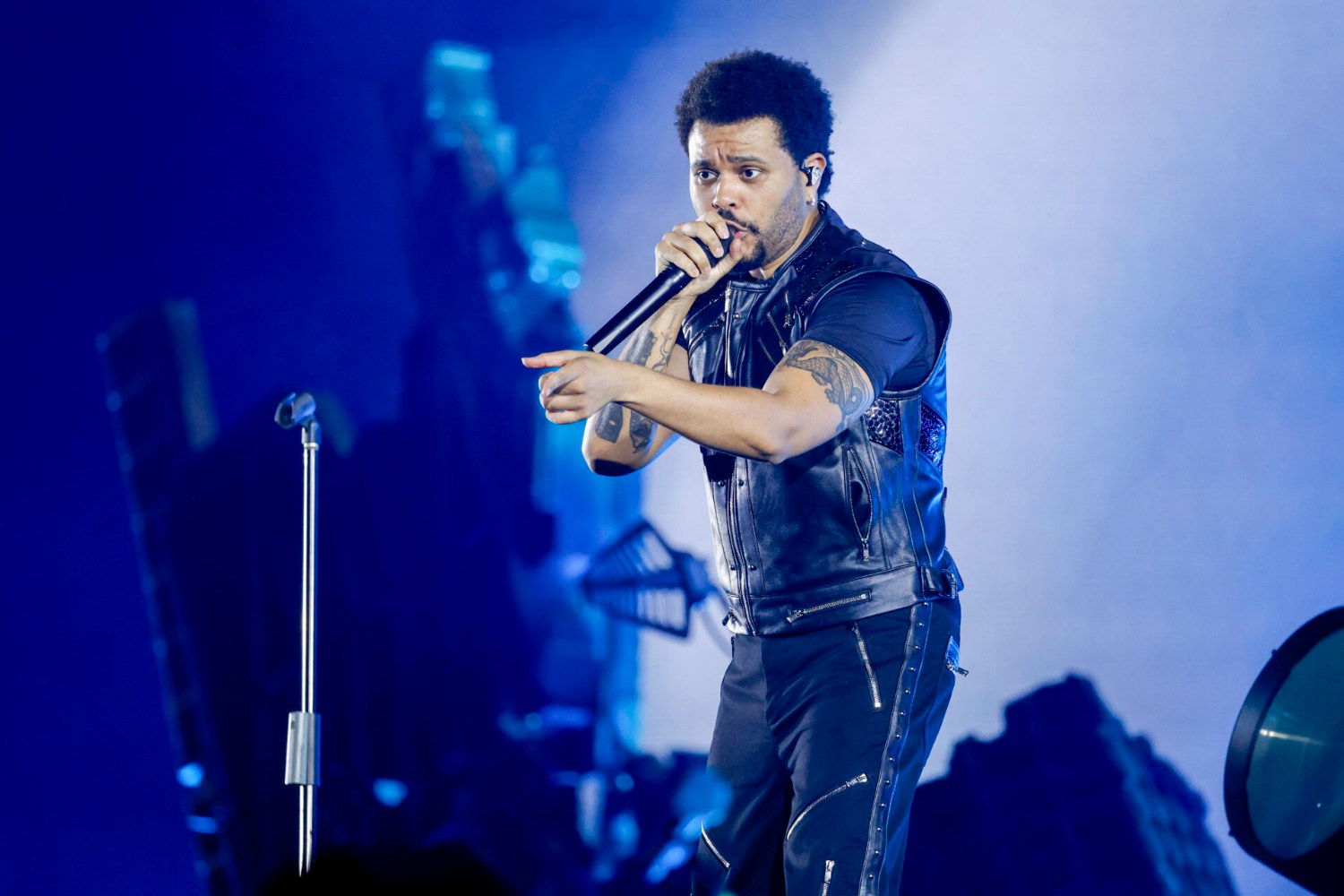 The Weeknd: Πέντε sold-out βραδιές στο Wembley με μουσική, συγκίνηση και 350.000 δολάρια για φιλανθρωπικό σκοπό