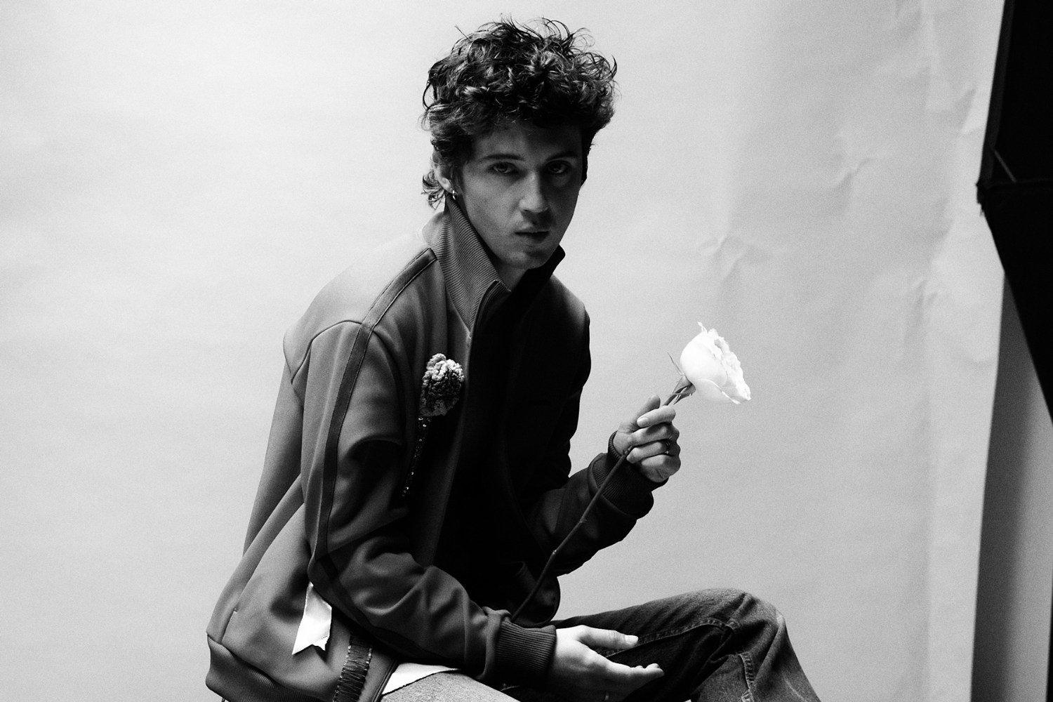 «She’s The Best»: Ο Troye Sivan επιστρέφει με μία από τις πιο ιδιαίτερες κυκλοφορίες του – Ο ρόλος της Nicole Kidman και της Charli XCX