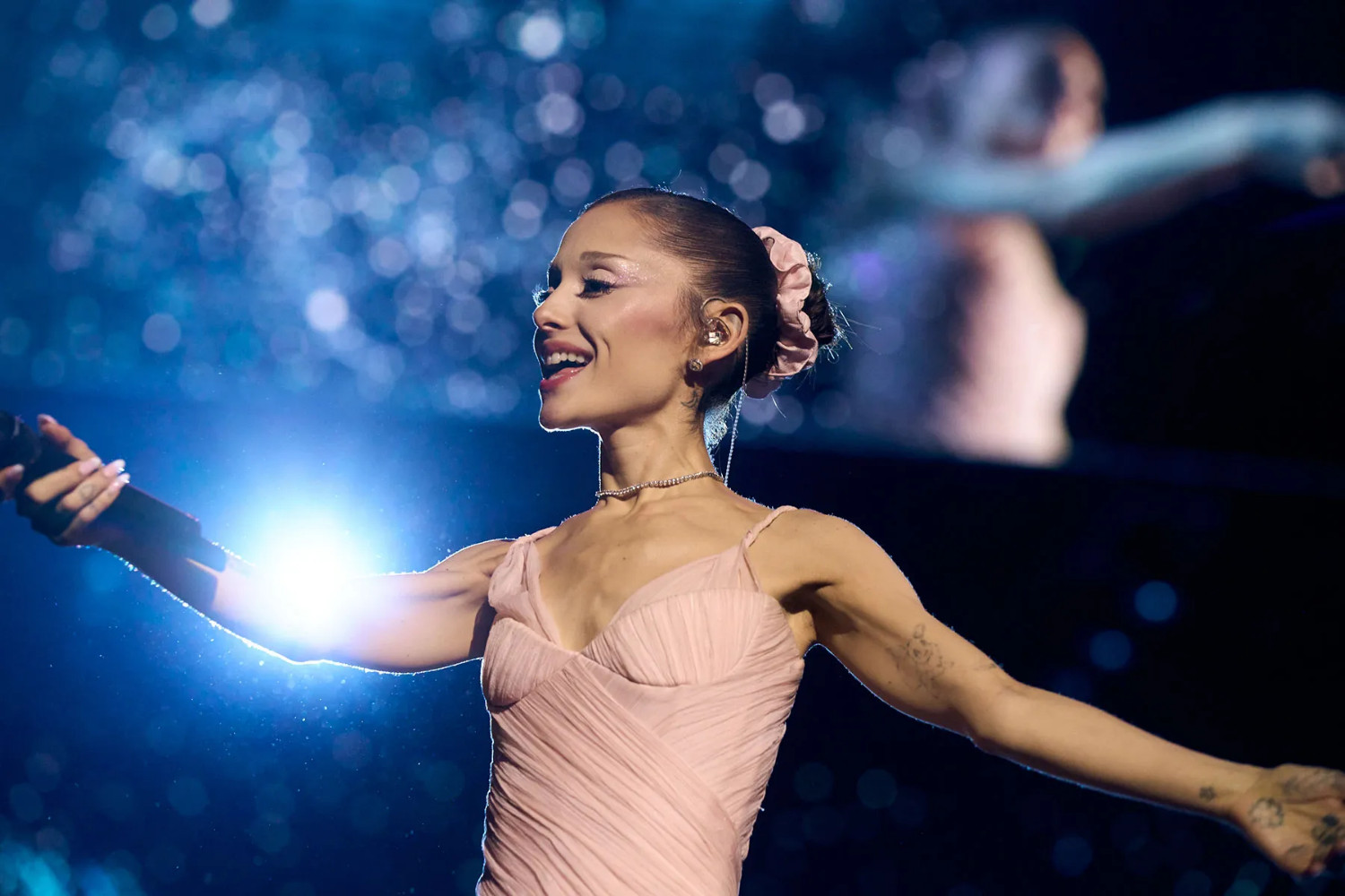 Ariana Grande: Το απρόοπτο αμέσως μετά το φινάλε του «Eternal Sunshine Tour» – Παγιδεύτηκε σε ασανσέρ