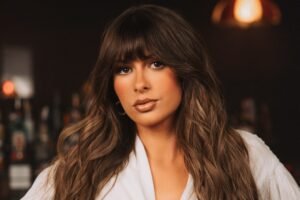 Ella Langley: Το «Choosin’ Texas» ισοφαρίζει το ρεκόρ του «All I Want For Christmas Is You» στο No. 1 του Billboard Hot 100