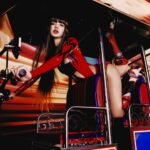 «SaWaDiKa»: Η Lisa επιστρέφει στην καρδιά της Μπανγκόκ και γράφει τους δικούς της κανόνες