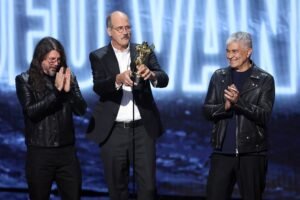 MTV VMA 2026: Οι Nirvana επέστρεψαν στη σκηνή και τιμήθηκαν με το Video Vanguard Award