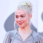 Phoebe Bridgers: Το «εξαιρετικά τρομακτικό» ντεμπούτο ως ηθοποιός με τον Robert Pattinson