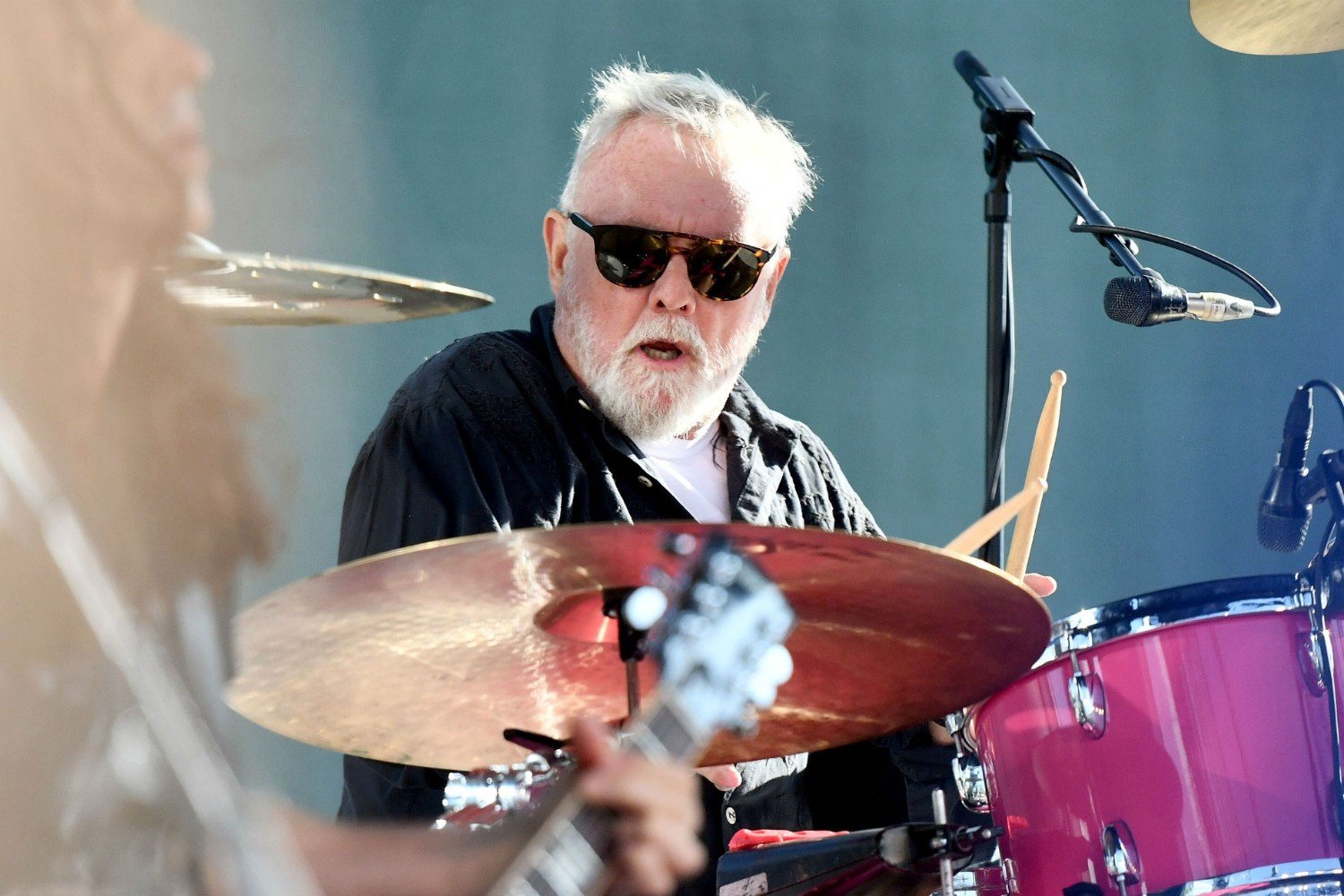 Roger Taylor: Το μέλλον των Queen, η νέα μουσική και η αγωνία του για έναν κόσμο που αλλάζει